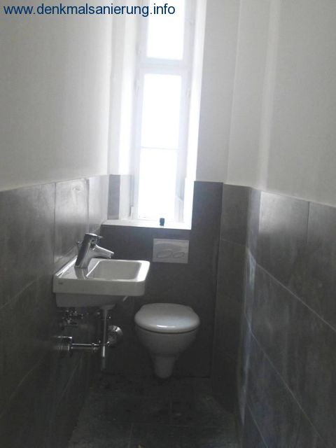 Separates WC  (Referenzwohnung im Haus)