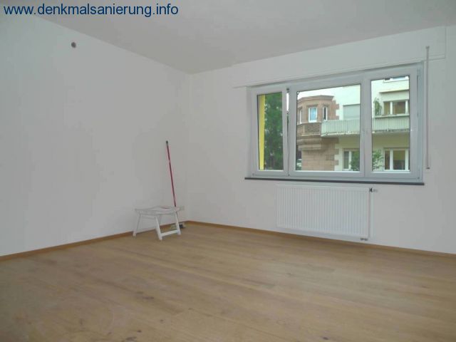 Geräumiges Wohnzimmer